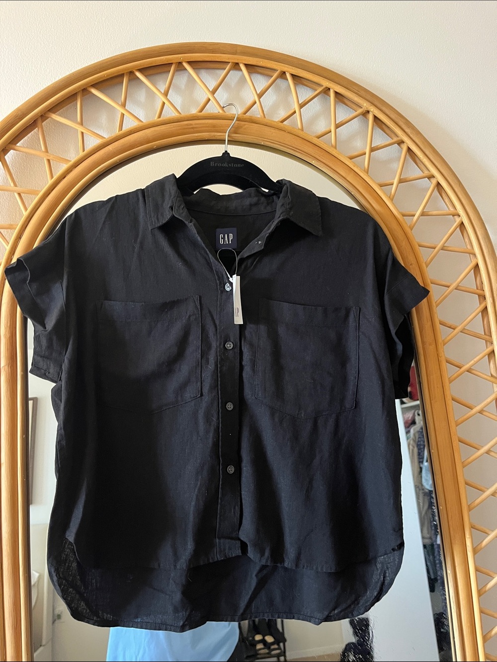 GAP Linen Black Short-Sleeve Button Down Shirt with Patch Pockets